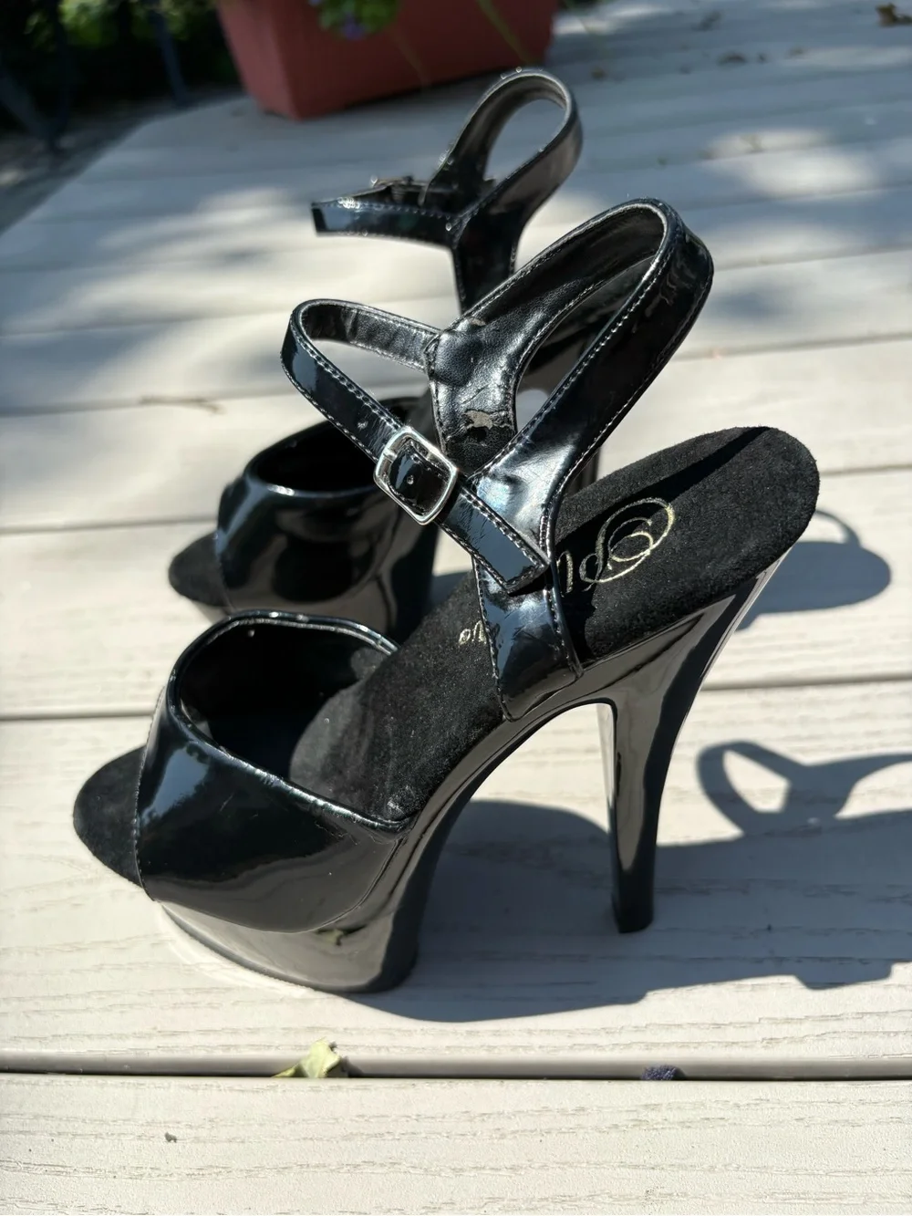 Pleaser sleek black